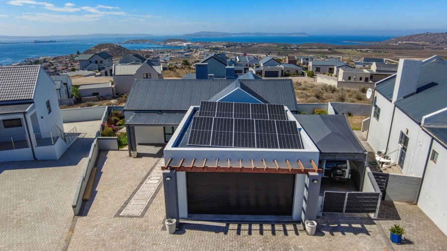 3 Bedroom Property for Sale in Hoogland Western Cape